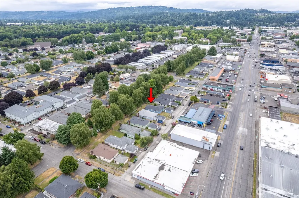 1034 16th Avenue Longview WA 98632