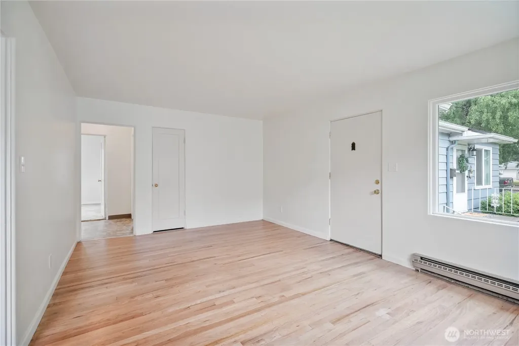 1034 16th Avenue Longview WA 98632