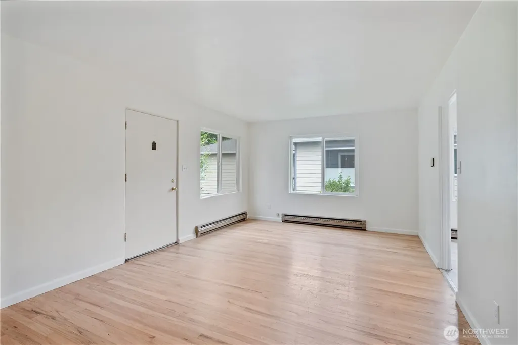 1034 16th Avenue Longview WA 98632