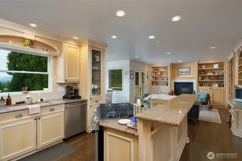 404 Lilac Drive Mount Vernon WA 98273