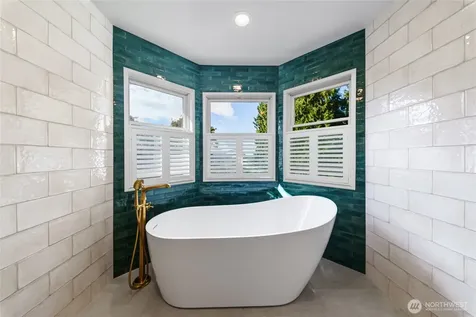 404 Lilac Drive Mount Vernon WA 98273