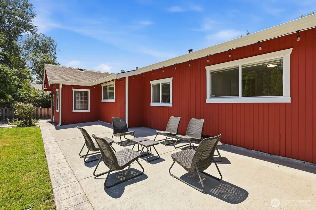 10032 30th Avenue SW Seattle WA 98146