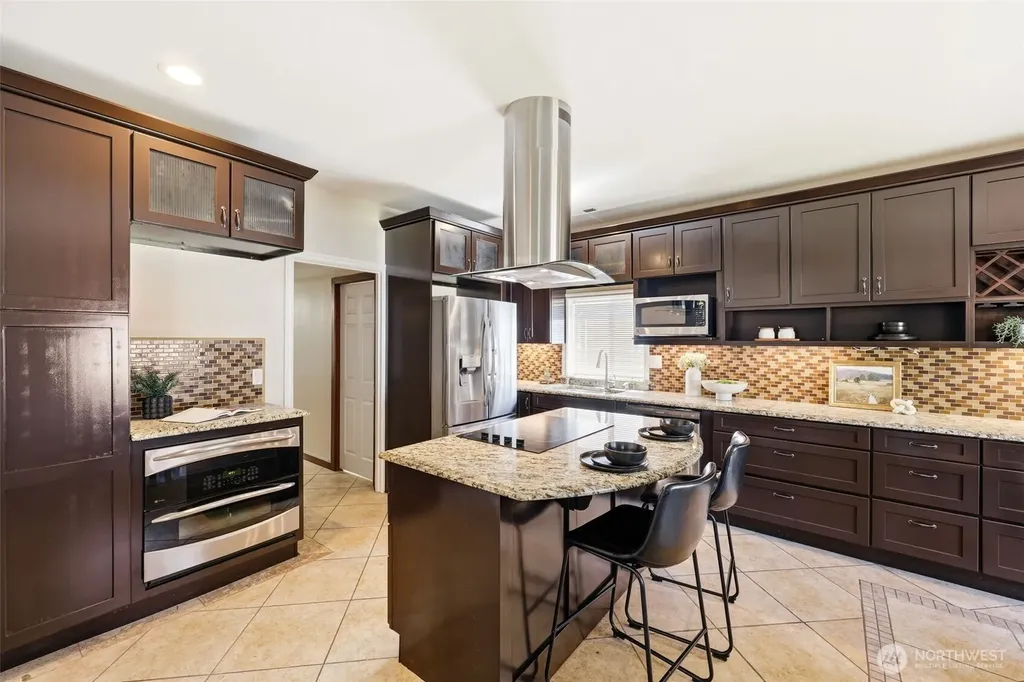10032 30th Avenue SW Seattle WA 98146
