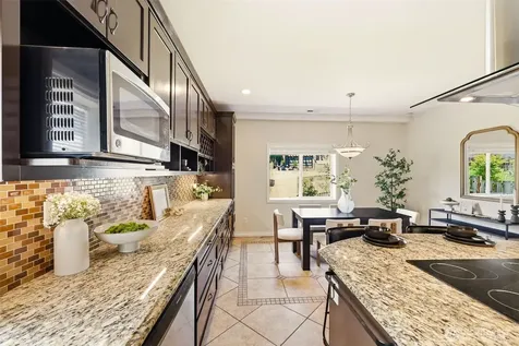 10032 30th Avenue SW Seattle WA 98146