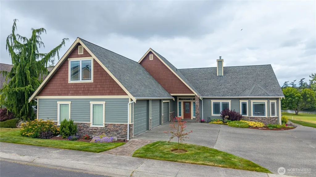 1767 SW Waterside Court Oak Harbor WA 98277