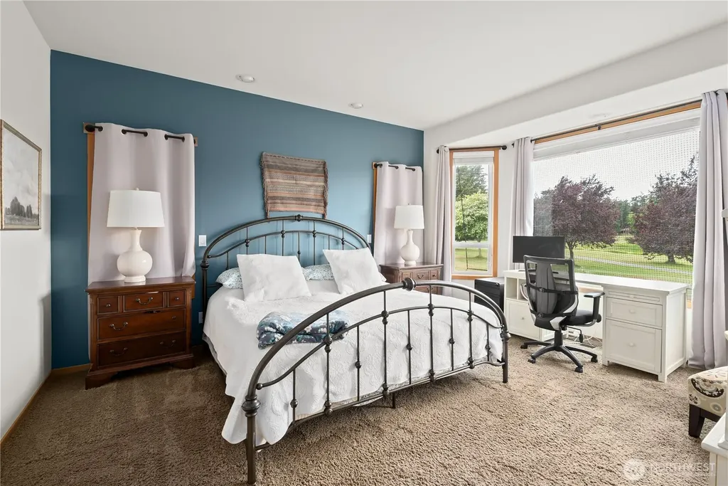 1767 SW Waterside Court Oak Harbor WA 98277