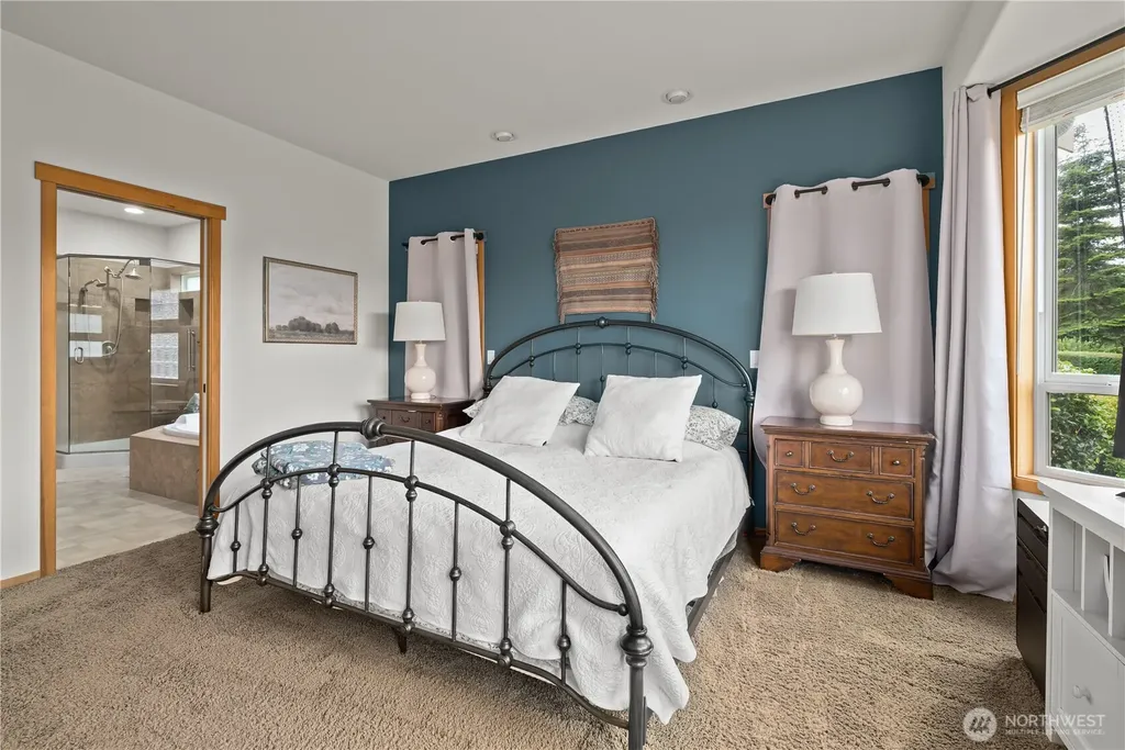 1767 SW Waterside Court Oak Harbor WA 98277