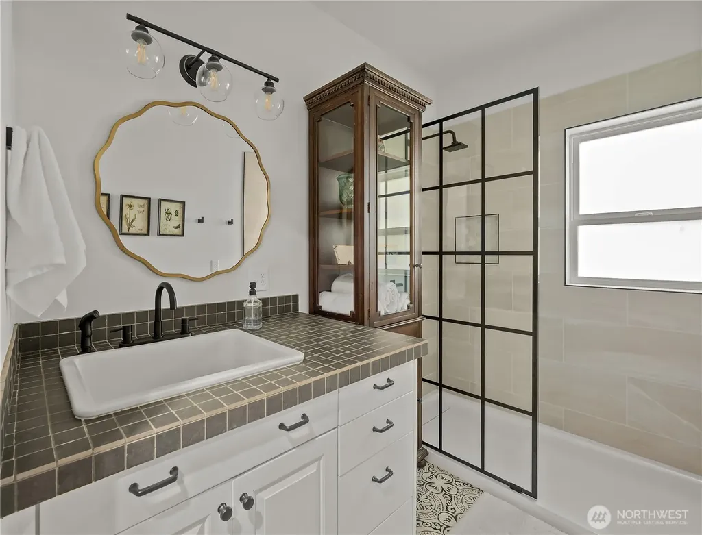1767 SW Waterside Court Oak Harbor WA 98277