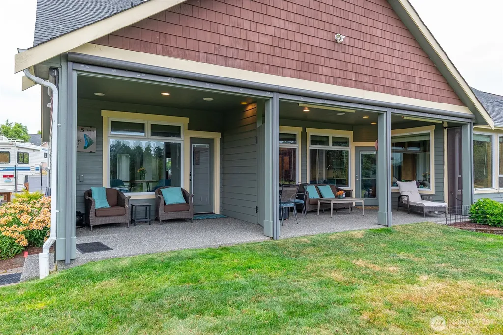 1767 SW Waterside Court Oak Harbor WA 98277