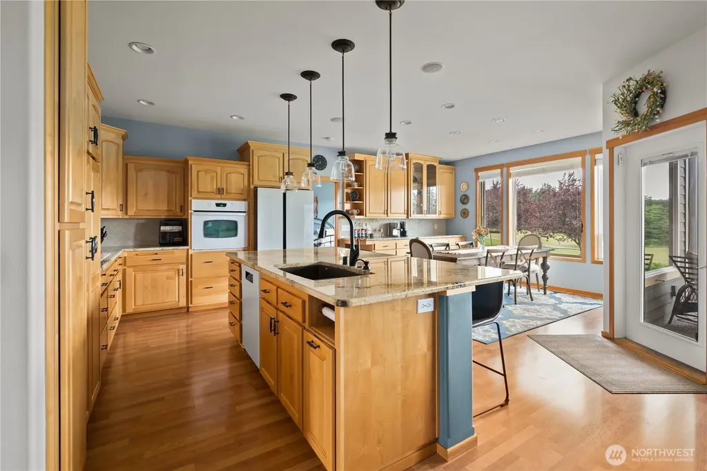 1767 SW Waterside Court Oak Harbor WA 98277