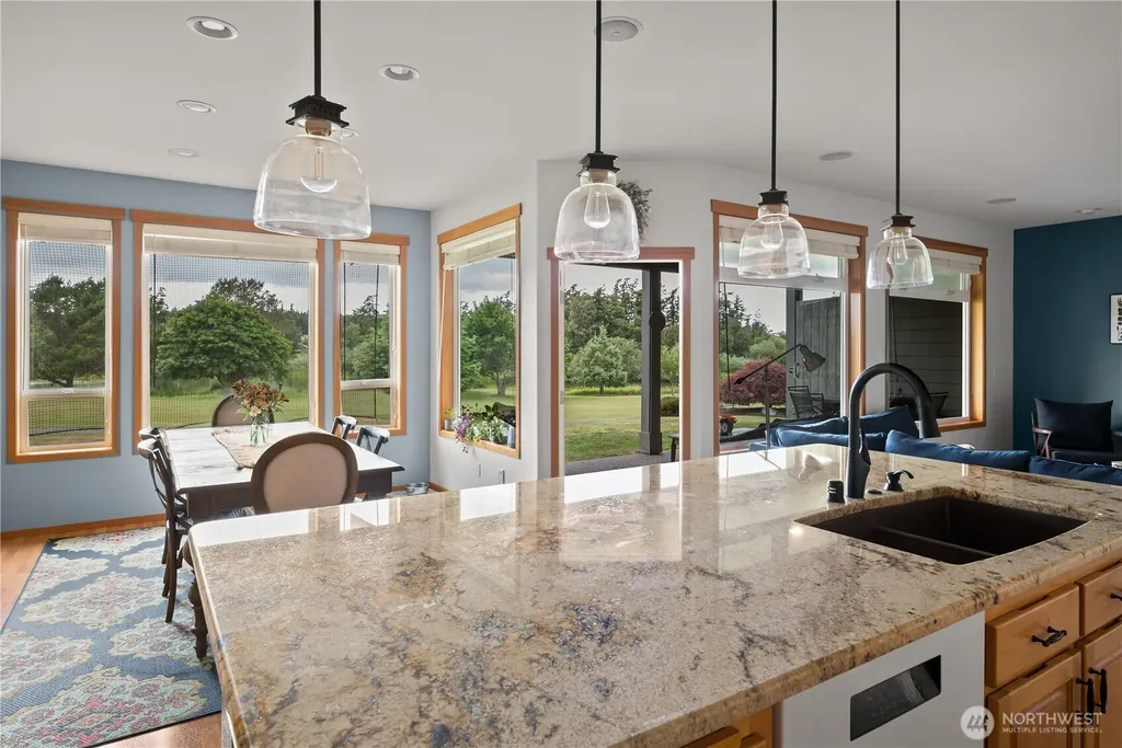 1767 SW Waterside Court Oak Harbor WA 98277