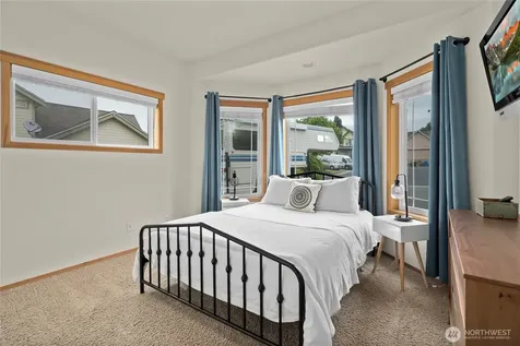 1767 SW Waterside Court Oak Harbor WA 98277