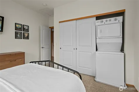 1767 SW Waterside Court Oak Harbor WA 98277