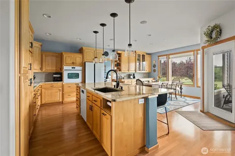 1767 SW Waterside Court Oak Harbor WA 98277