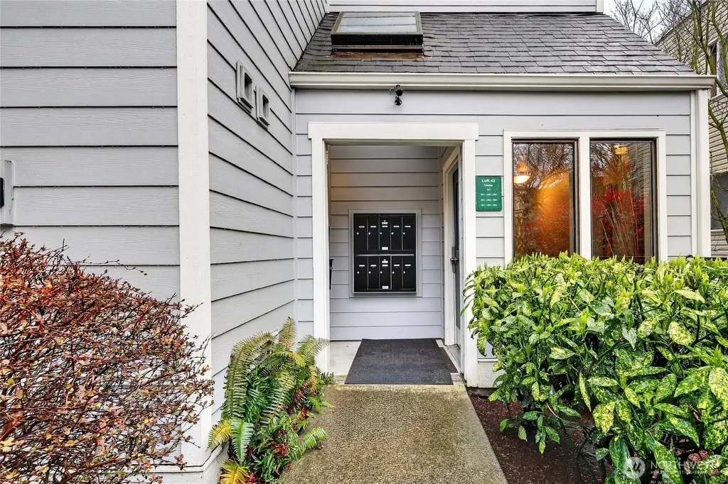 6547 42nd Avenue SW Seattle WA 98136