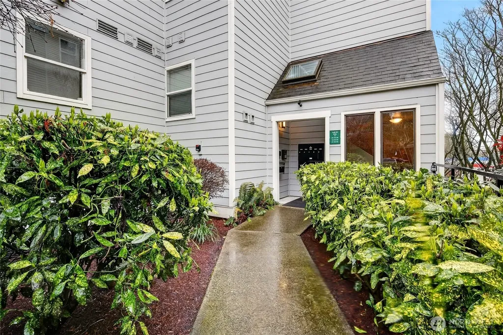 6547 42nd Avenue SW Seattle WA 98136
