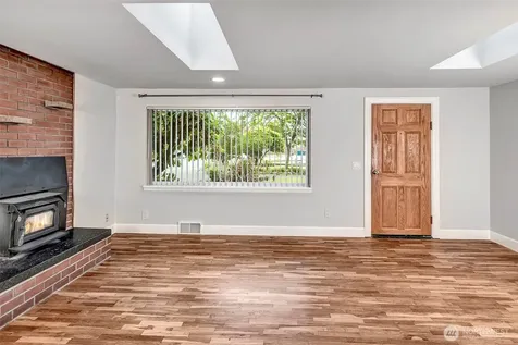 5717 186th Place SW Lynnwood WA 98037