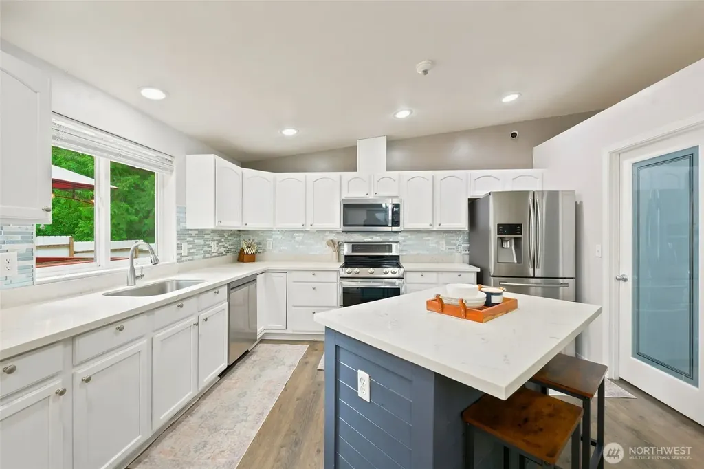 114 Madrona Drive NW Gig Harbor WA 98335