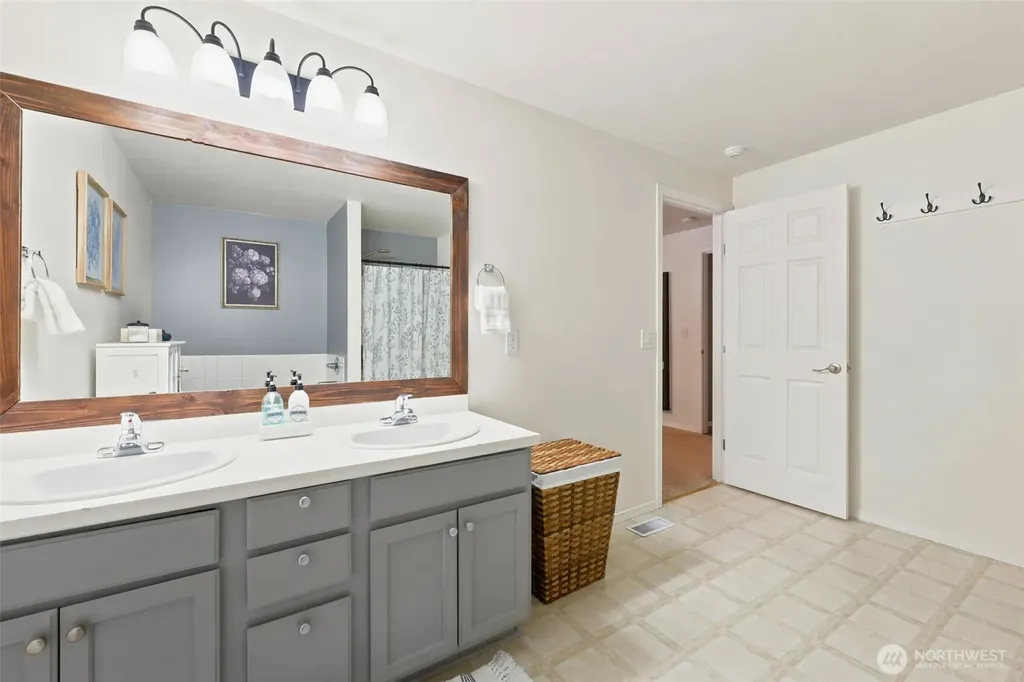 114 Madrona Drive NW Gig Harbor WA 98335