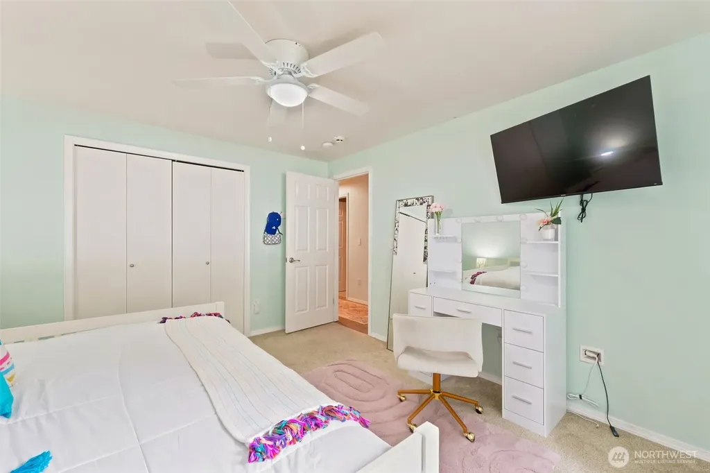 114 Madrona Drive NW Gig Harbor WA 98335