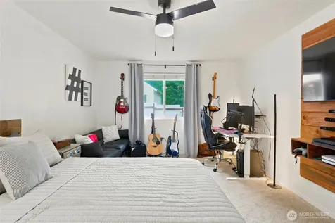 114 Madrona Drive NW Gig Harbor WA 98335