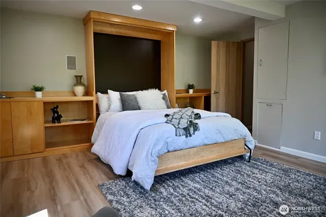 6021 158th Place NE Redmond WA 98052
