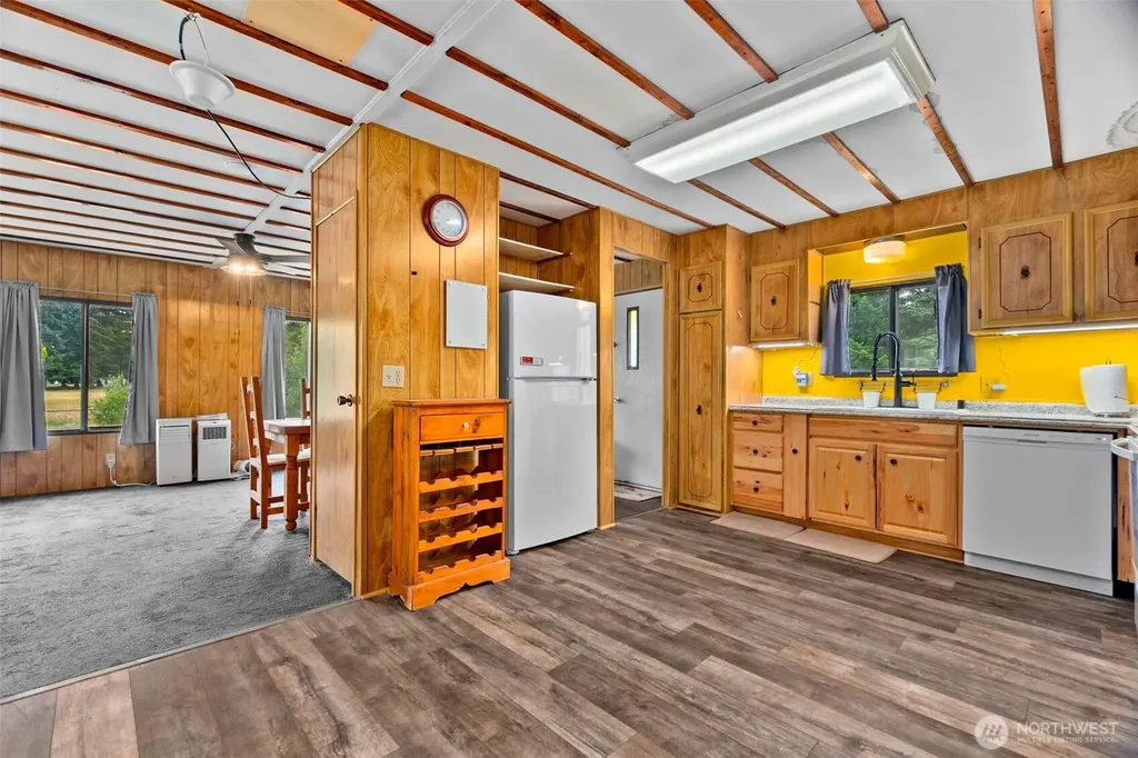 10739 128th Avenue SE Rainier WA 98576