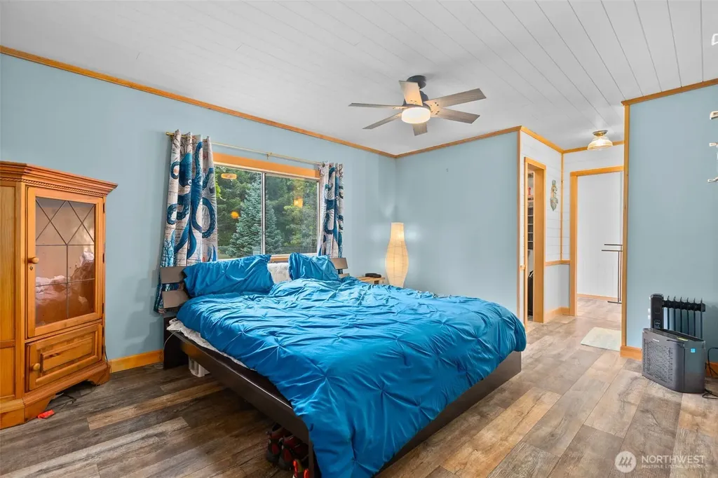 10739 128th Avenue SE Rainier WA 98576