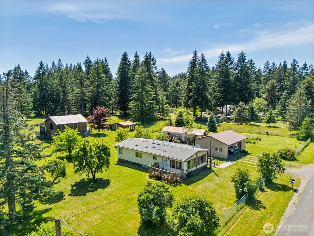10739 128th Avenue SE Rainier WA 98576