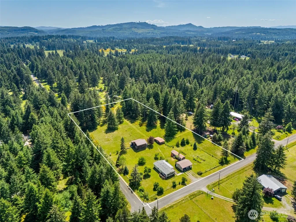 10739 128th Avenue SE Rainier WA 98576