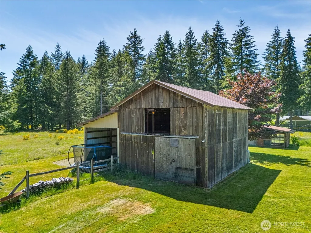 10739 128th Avenue SE Rainier WA 98576