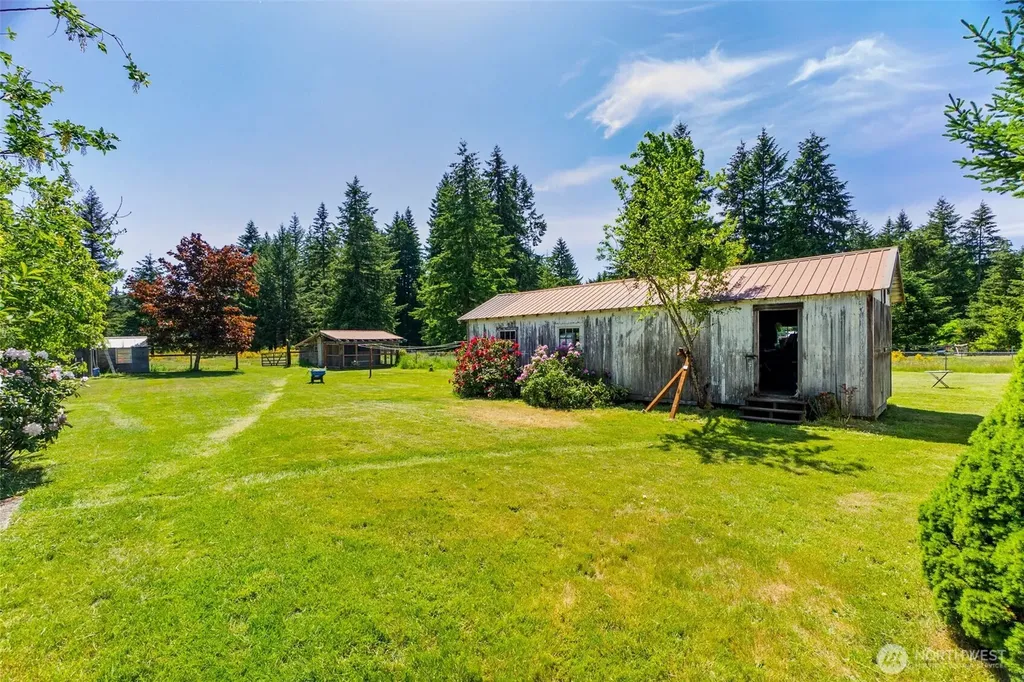 10739 128th Avenue SE Rainier WA 98576
