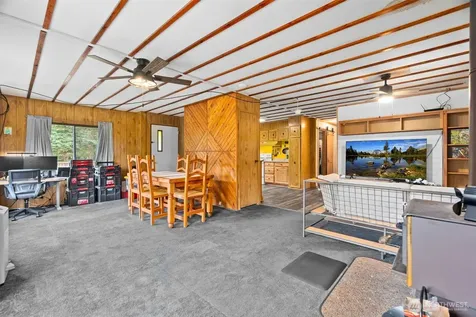 10739 128th Avenue SE Rainier WA 98576