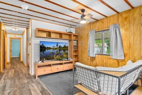 10739 128th Avenue SE Rainier WA 98576