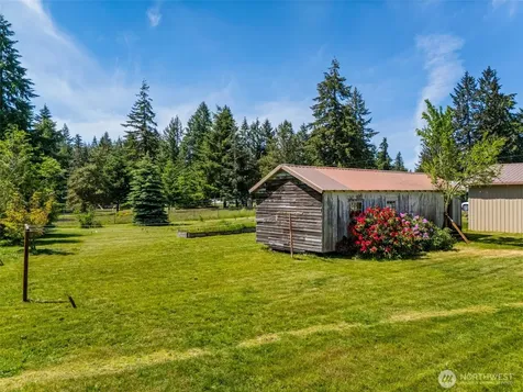 10739 128th Avenue SE Rainier WA 98576