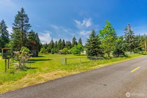 10739 128th Avenue SE Rainier WA 98576