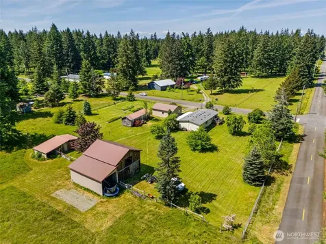 10739 128th Avenue SE Rainier WA 98576