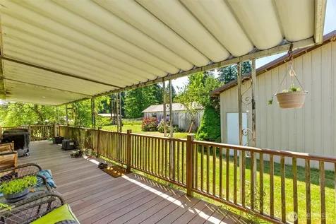 10739 128th Avenue SE Rainier WA 98576