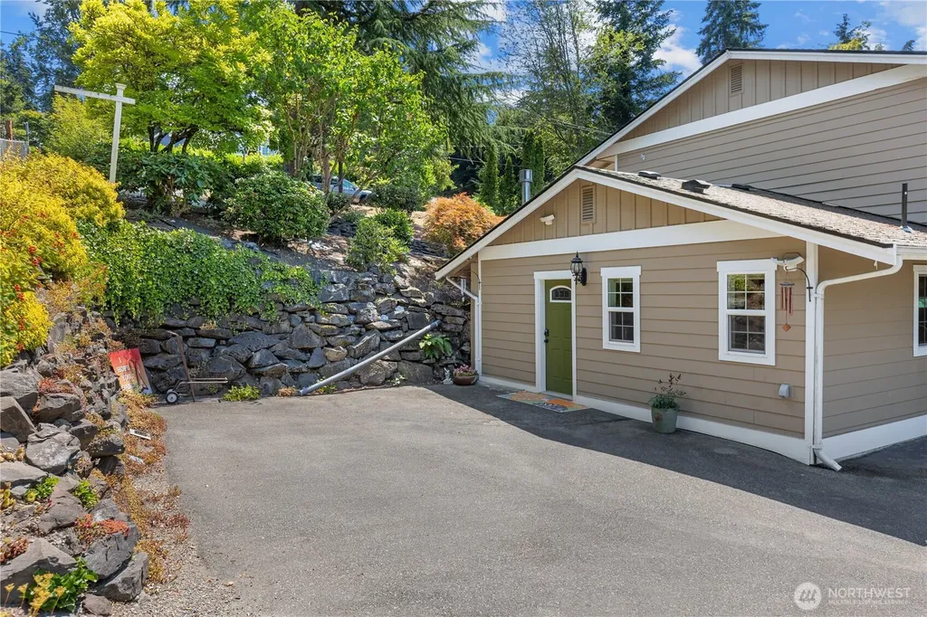 802 Milton Way Milton WA 98354