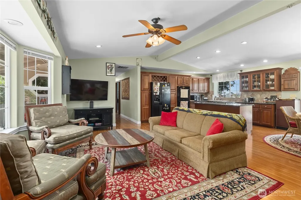 802 Milton Way Milton WA 98354