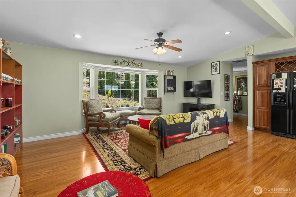 802 Milton Way Milton WA 98354