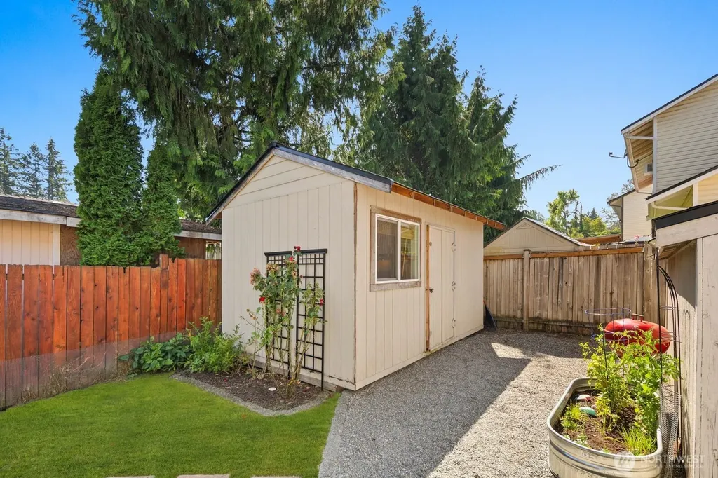 10008 2nd Place SE Lake Stevens WA 98258