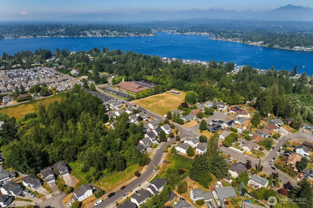 10008 2nd Place SE Lake Stevens WA 98258