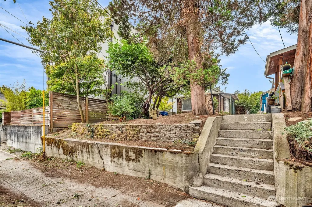 831 NW 52nd Street Seattle WA 98107