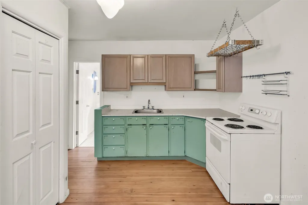831 NW 52nd Street Seattle WA 98107