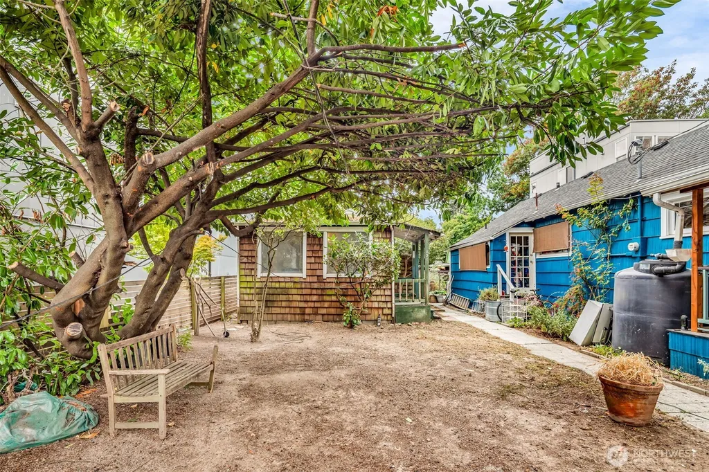831 NW 52nd Street Seattle WA 98107