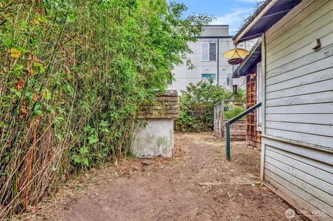 831 NW 52nd Street Seattle WA 98107