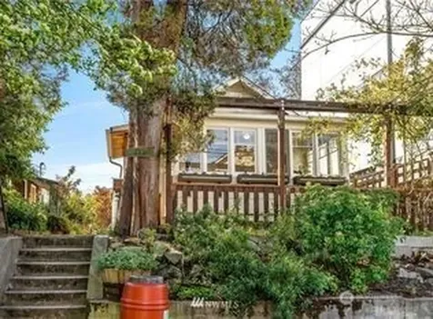 831 NW 52nd Street Seattle WA 98107