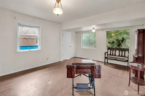 831 NW 52nd Street Seattle WA 98107