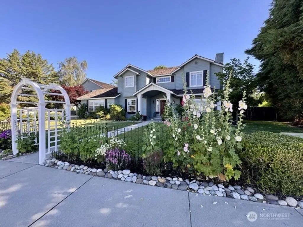 2453 Grand Avenue East Wenatchee WA 98802